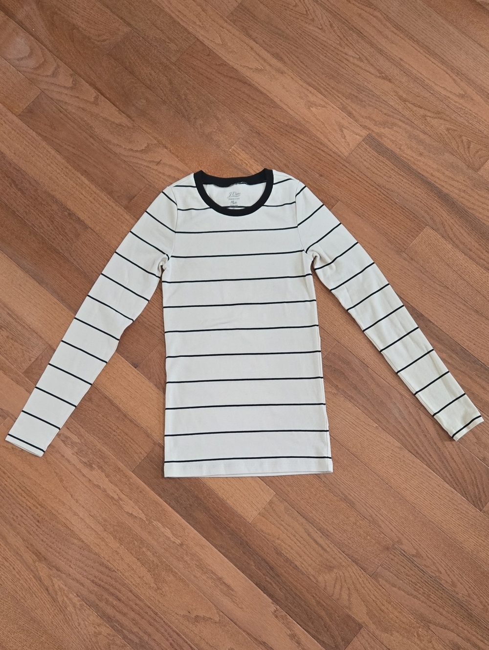 3/10$ J Crew Black & White Striped Crew Neck Top